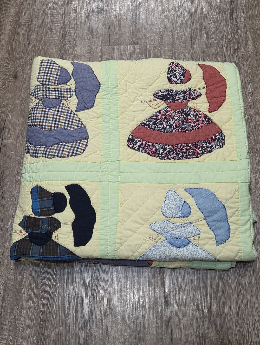 Vintage Sunbonnet Sue Southern Belle Handmade Patchwork King Size Quilt 108x92.